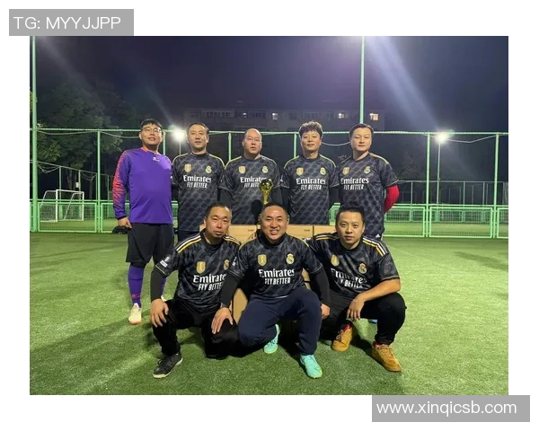 足球球星原相机记录赛场真实瞬间与独特个人魅力展现 足球球星原相机记录赛场真实瞬间与独特个人魅力展现