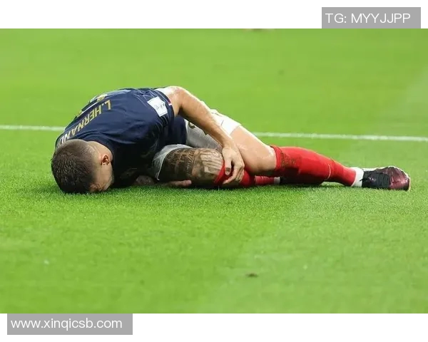 足球球星膝关节X光片解析:揭秘运动员膝部健康与伤病防护秘密 足球球星膝关节X光片解析:揭秘运动员膝部健康与伤病防护秘密