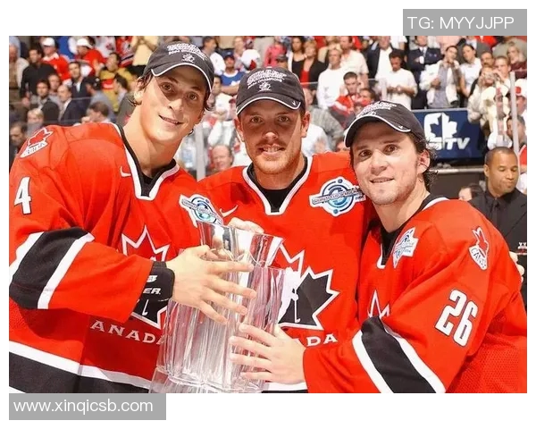 足球球星蓝球的成长之路与辉煌成就全面深度解析 足球球星蓝球的成长之路与辉煌成就全面深度解析